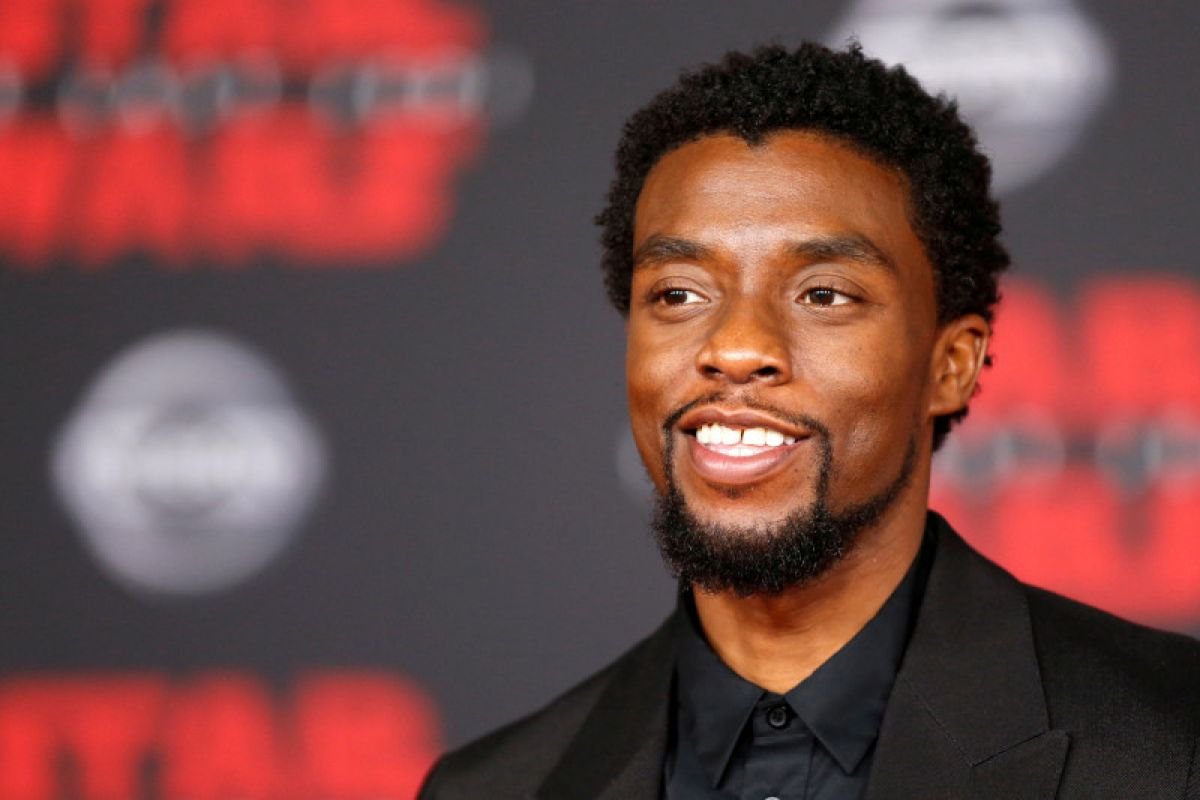 Chadwick Boseman Dapat Bintang di Hollywood Walk of Fame Secara Anumerta