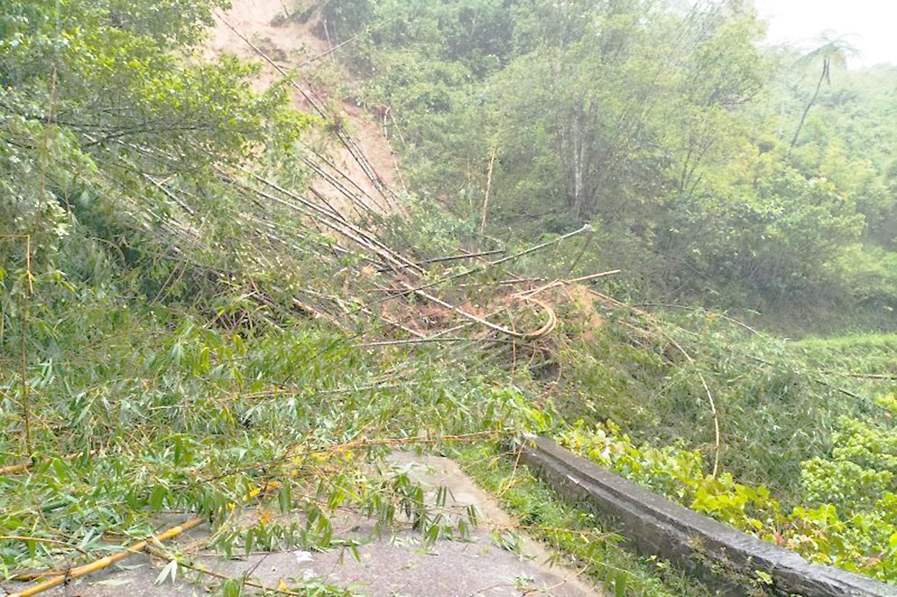 Banjir dan Longsor di Agam Sumbar: Jalan Tertimbun, Evakuasi Warga Dilakukan
