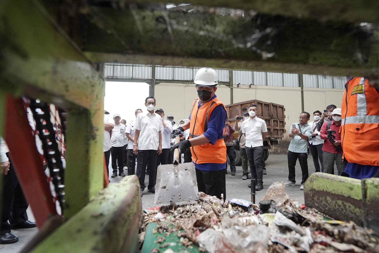 Menteri LH Dorong DKI Jakarta dan Jawa Barat Siapkan Lahan untuk Proyek PSEL