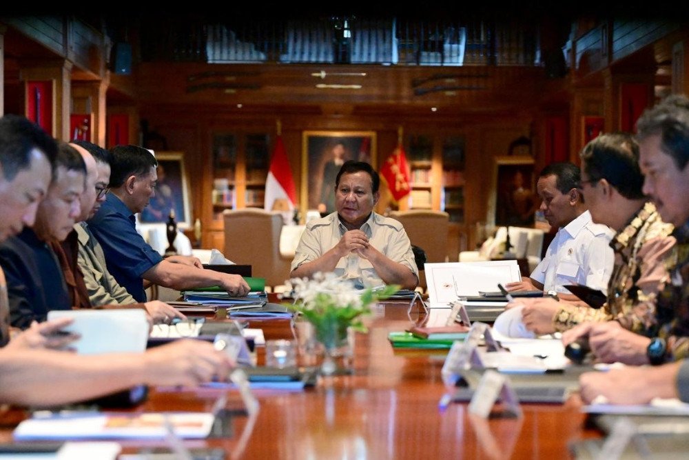 Rapat Terbatas Presiden Prabowo Bahas Penegakan Hukum di Sektor Kehutanan dan Pertambangan