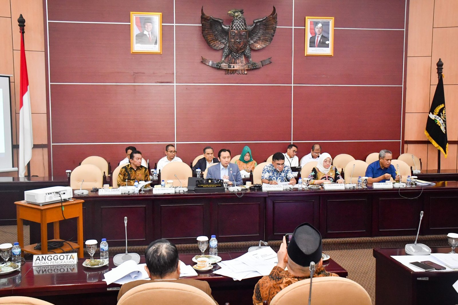 Implementasi UUD 1945 dalam APBN dan Ekonomi Indonesia untuk Kesejahteraan Sosial