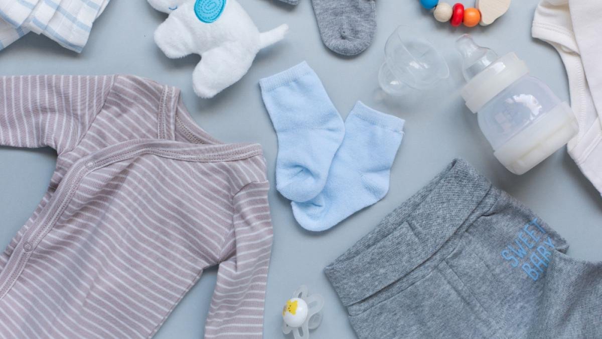 6 Tips Memilih Baju Bayi yang Aman dan Nyaman untuk Kulit Sensitif