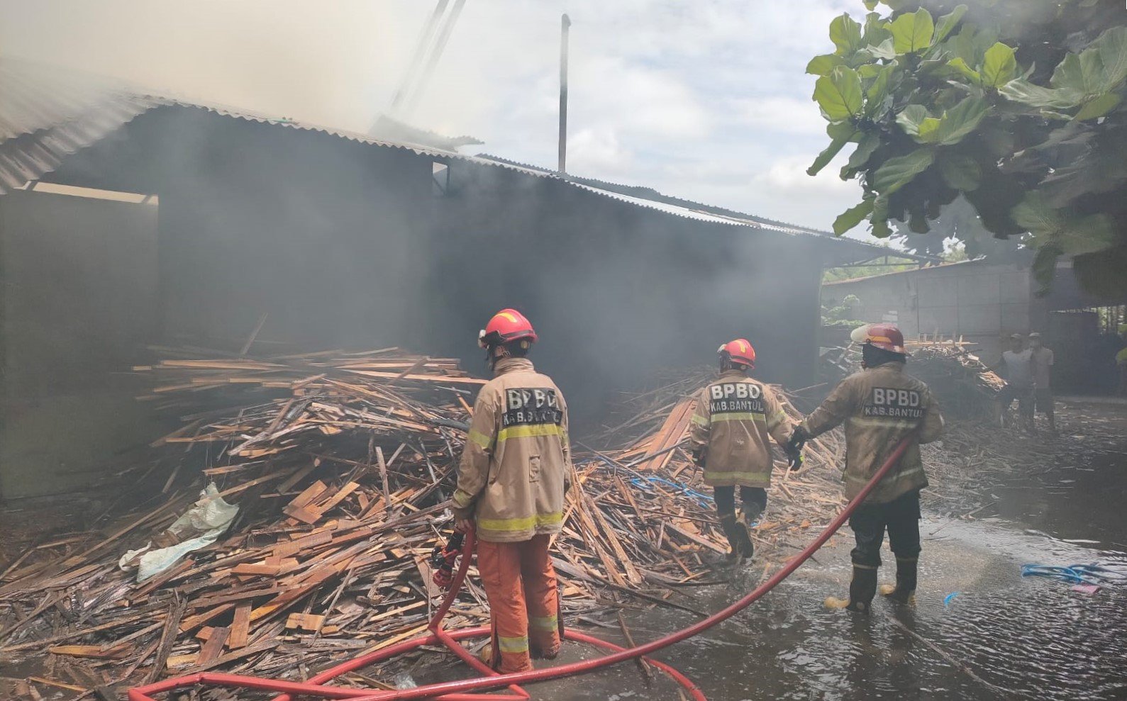 Dalam Sehari, Dua Kebakaran Terjadi di Bantul: Diduga Akibat Overheat Oven dan Arus Pendek Listrik