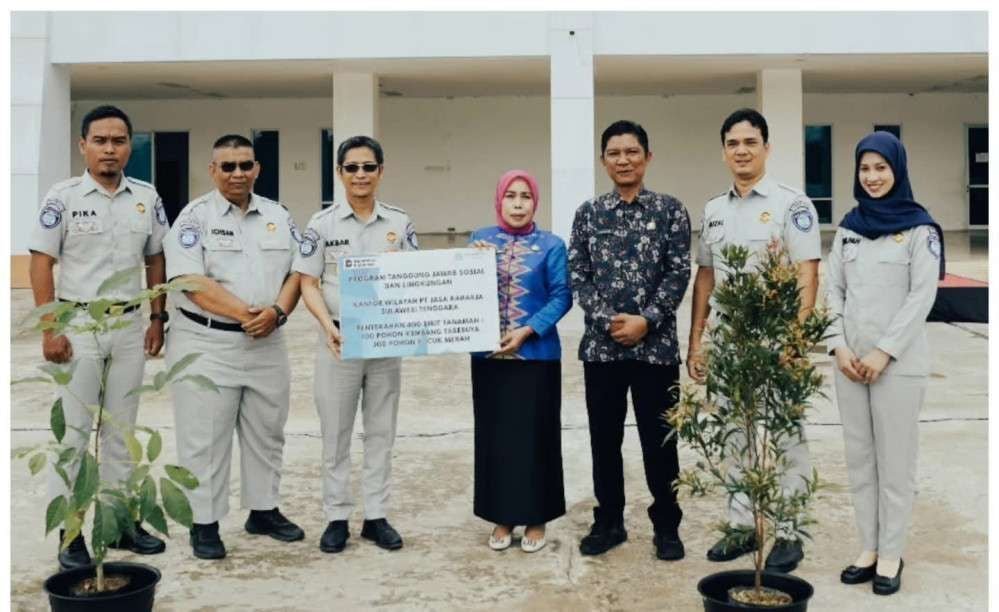 Dorong Keberlanjutan Lingkungan, Jasa Raharja Hijaukan Area Publik di Kendari