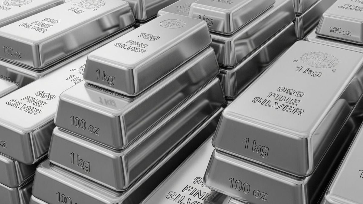 Prospek Perak 2026: Potensi Kenaikan Jangka Panjang Meski Awal Tahun Koreksi