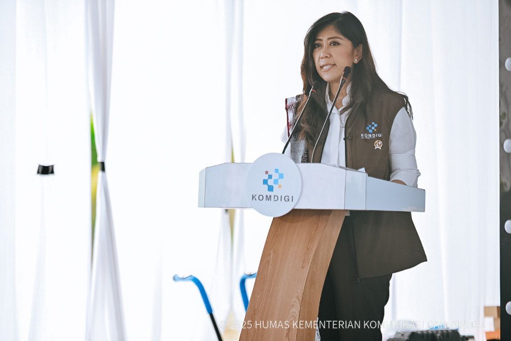 Menkomdigi: Jaringan Seluler Sumatra Hampir Pulih, Prioritas Komunikasi untuk Warga Terdampak Bencana