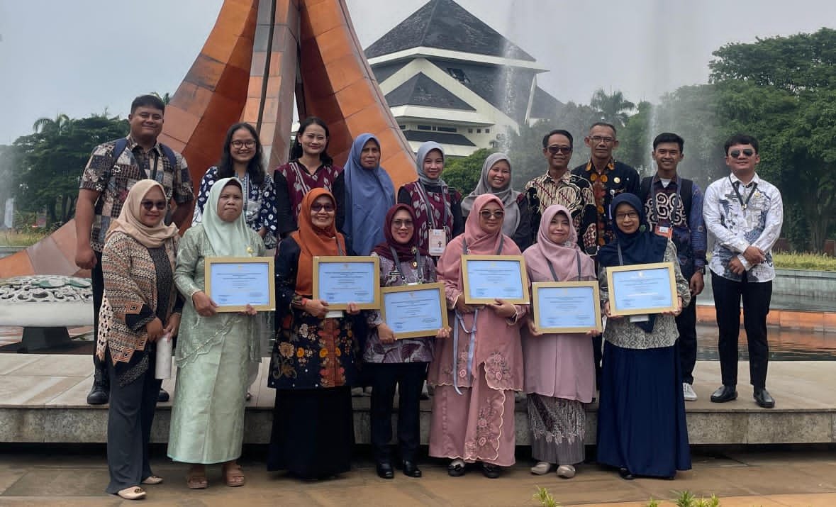 Dukung Kesehatan Mata Pelajar, PKK Kabupaten Bekasi Salurkan 1.000 Kacamata Gratis