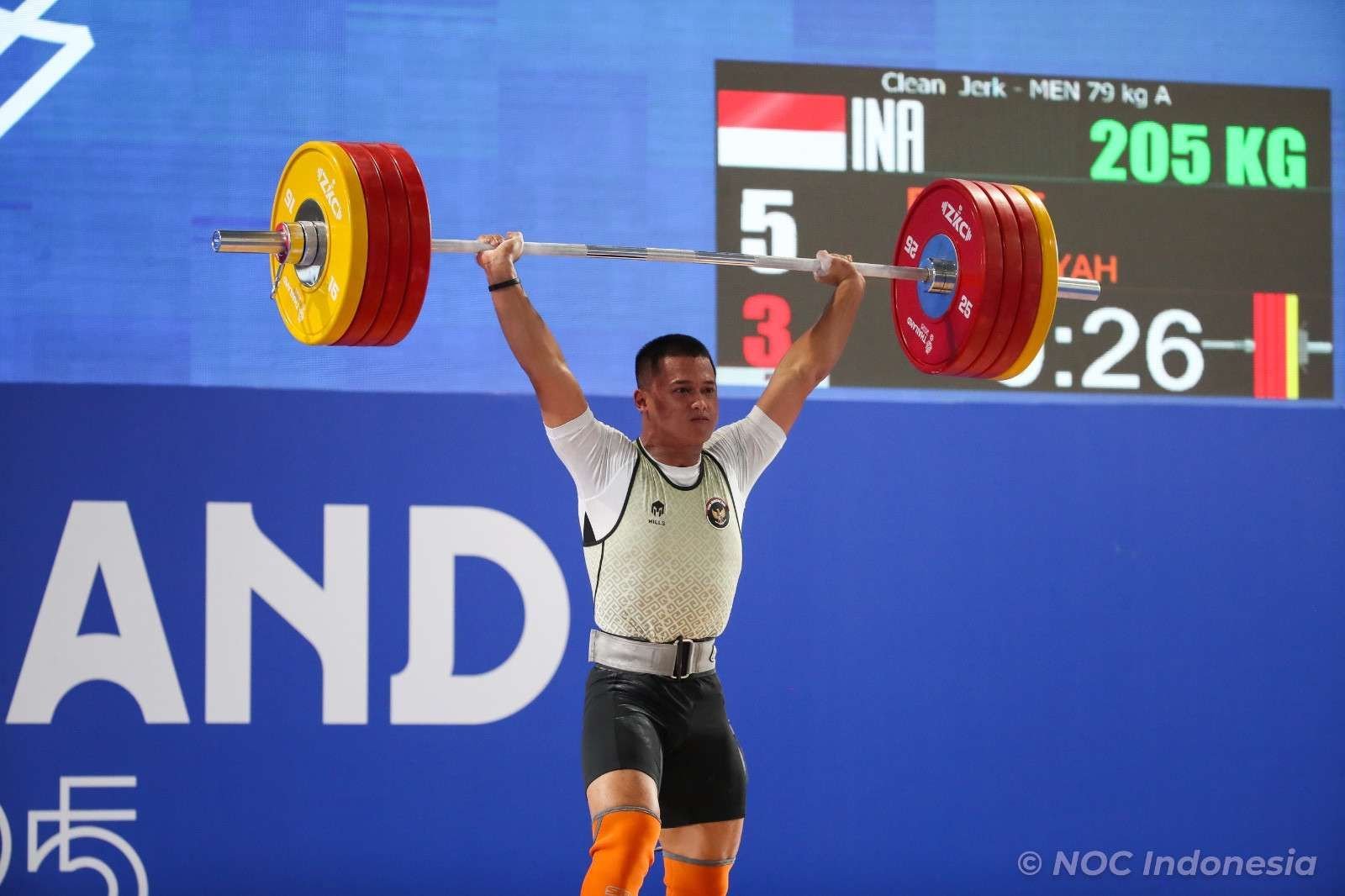 Hebat! Rizki Juniansyah Sabet Emas SEA Games 2025 dan Pecahkan Rekor Dunia Angkat Besi