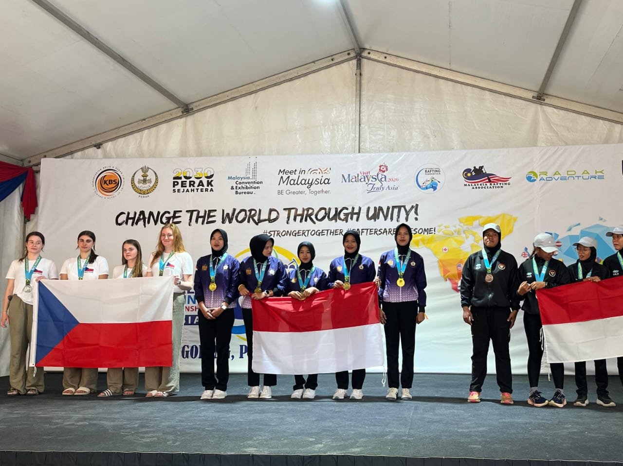 Indonesia Raih Emas Junior Putra di Kejuaraan Dunia Arung Jeram 2025, Dominasi Podium Youth & Junior Putri