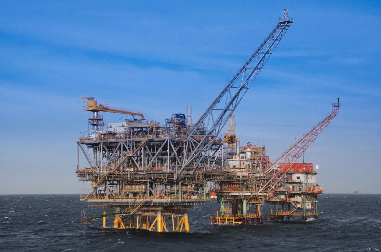 Harga Minyak Dunia Melemah di Tengah Ketidakpastian Pasar dan Prospek Perdamaian Ukraina-Rusia