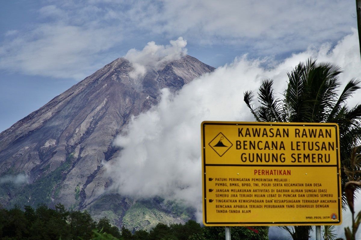 Semeru Masih Siaga Level III: PVMBG Imbau Warga Jauhi Besuk Kobokan hingga 13 Kilometer