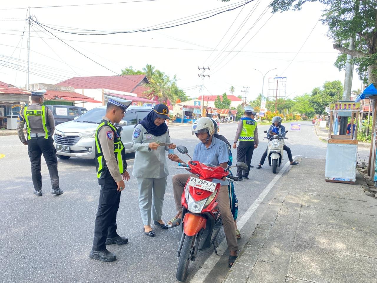 Perkuat Edukasi dan Kepatuhan PKB, Jasa Raharja Sumbar Dukung Operasi Gabungan Samsat Kota Pariaman