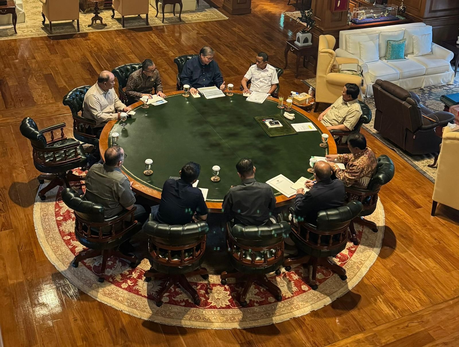 Presiden Prabowo Bahas Penguatan Industri Nasional dalam Rapat Terbatas di Hambalang