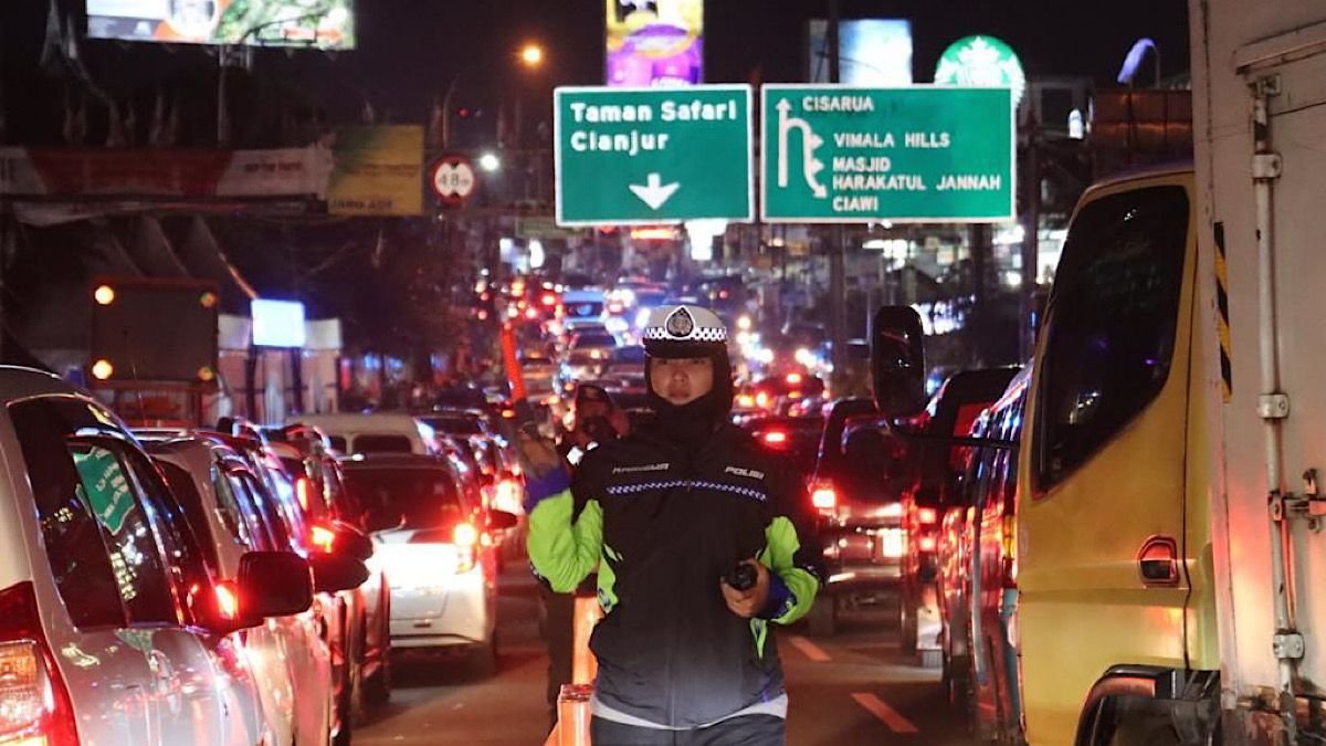 Usai Car Free Night, Arus Lalu Lintas Puncak Dibuka Bertahap Mulai Dini Hari