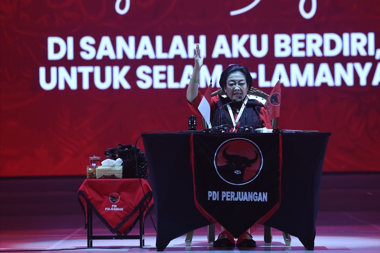 Megawati Ingatkan Kader PDIP: Politik Bukan Soal Jabatan, tapi Pengabdian
