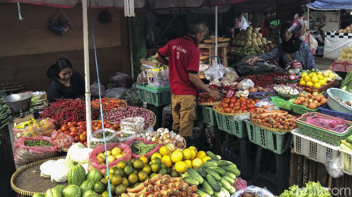 Harga Pangan Hari Ini: Cabai Rawit Rp47.759, Bawang Merah Turun ke Rp39.719 per Kg