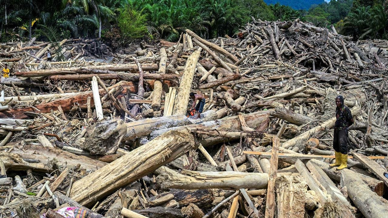 Tito Karnavian: Kayu Terbawa Banjir untuk Rehabilitasi, Bukan Komoditas Bisnis