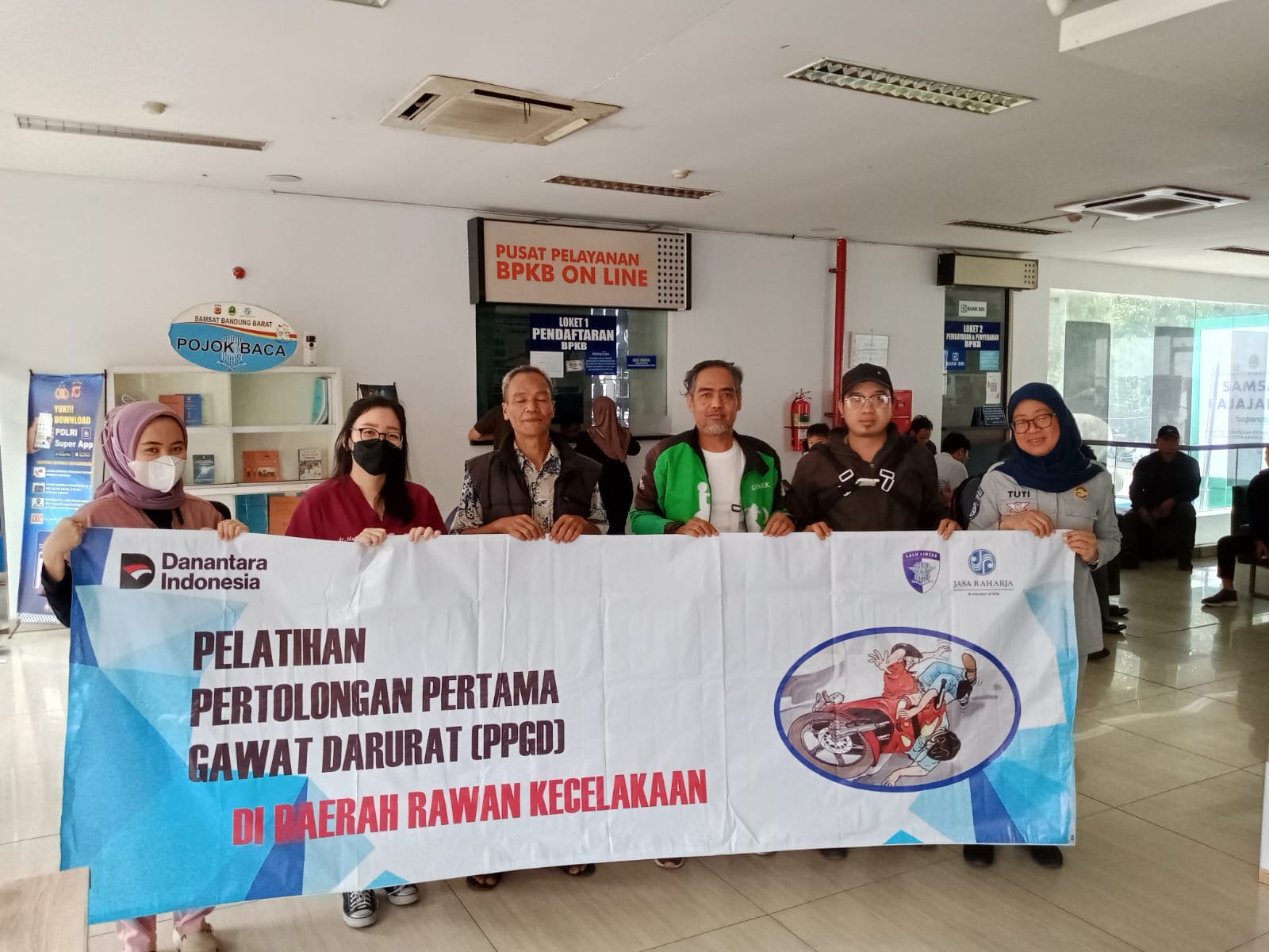  Pelaksanaan Pelatihan PPGD oleh Jasa Raharja Bandung di Kantor Samsat Padjajaran Sebagai Wujud Nyata Program Keselamatan Lalu Lintas