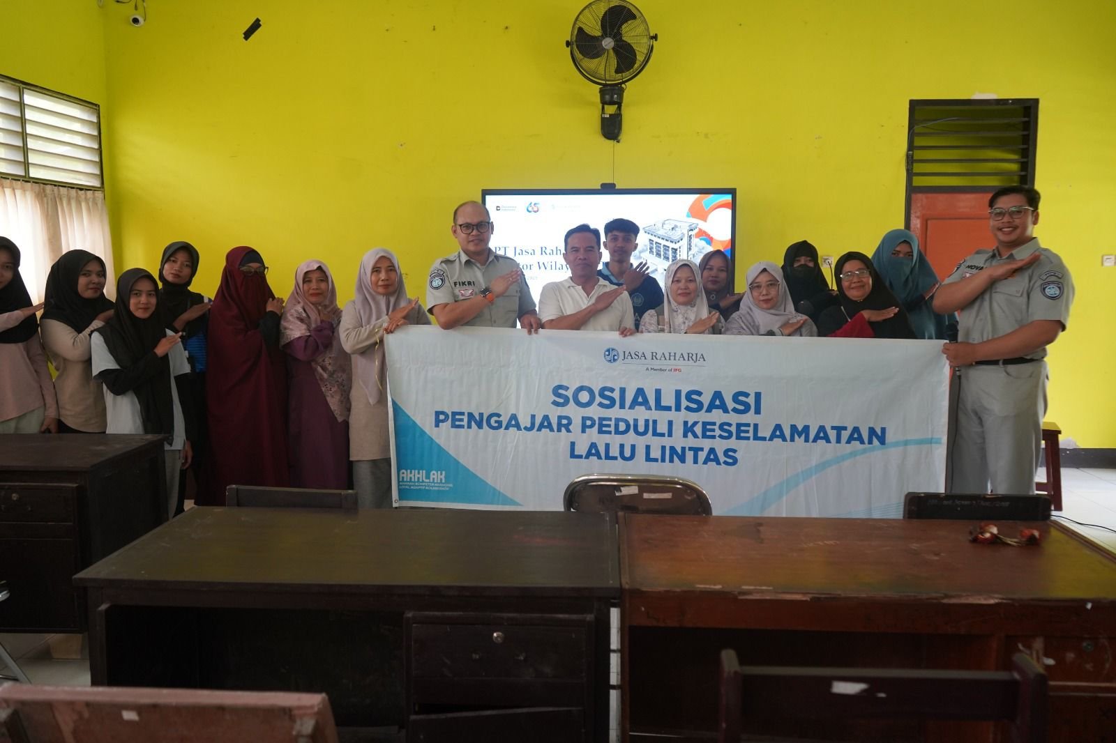 Pelajar Tertib Berlalu Lintas, Jasa Raharja NTB Gelar Sosialiasi di SMAN 1 Kediri