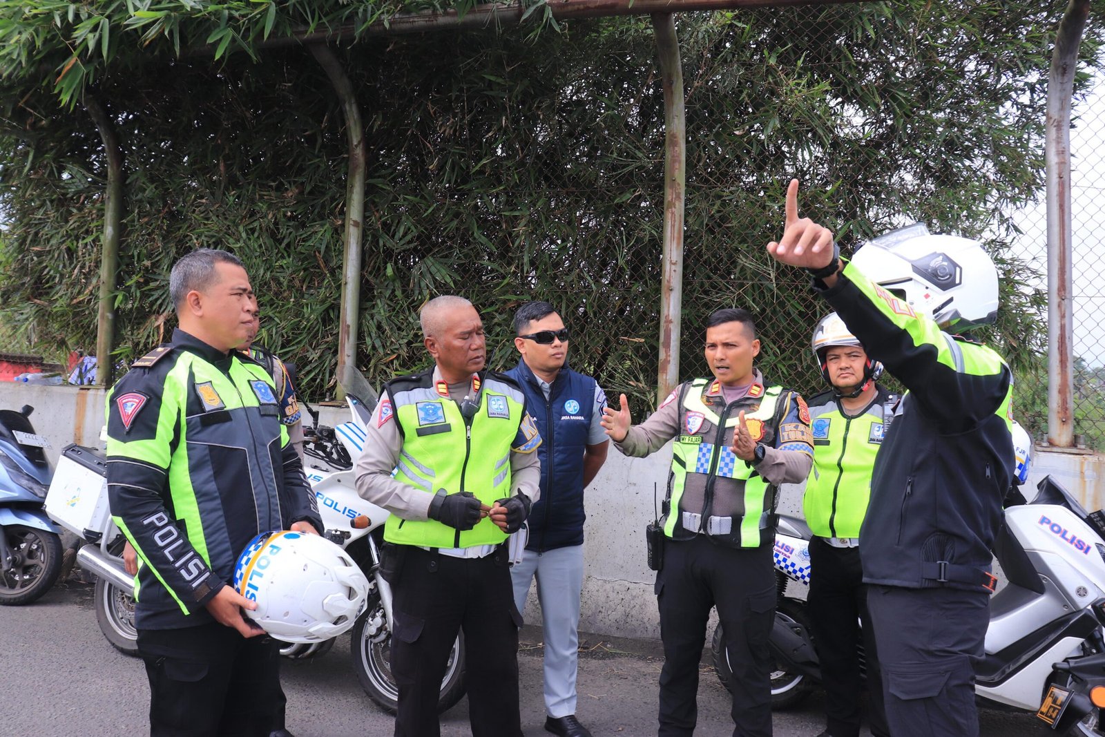 Jasa Raharja Cabang Sukabumi Dampingi Satlantas Polres Sukabumi  Survey Jalur Rawan Laka dan Macet, Hadirkan Alternatif Jalan Aman dan Lancar