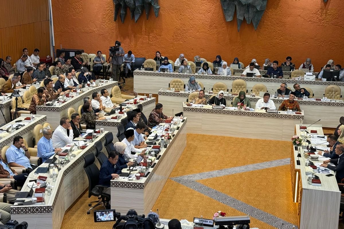 DPR Bahas Penonaktifan PBI JKN Bersama 4 Menteri dan 2 Kepala Lembaga