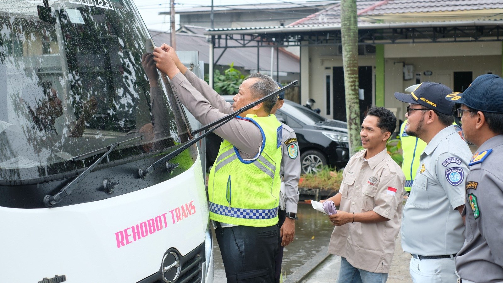 Upaya Peningkatan Keselamatan Angkutan Umum, Jasa Raharja Kalbar Tergabung Dalam Kegiatan Ramp Check Ops Keselamatan Kapuas 2026