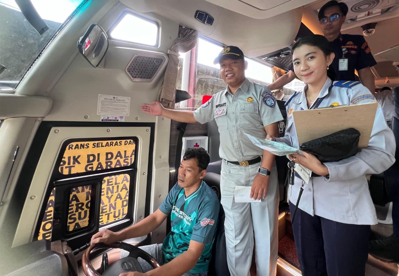 Pastikan Armada Aman untuk Mudik, Tim Gabungan Gelar Rampcheck di PO Arista Union dan Jasindo Trans Karanganyar