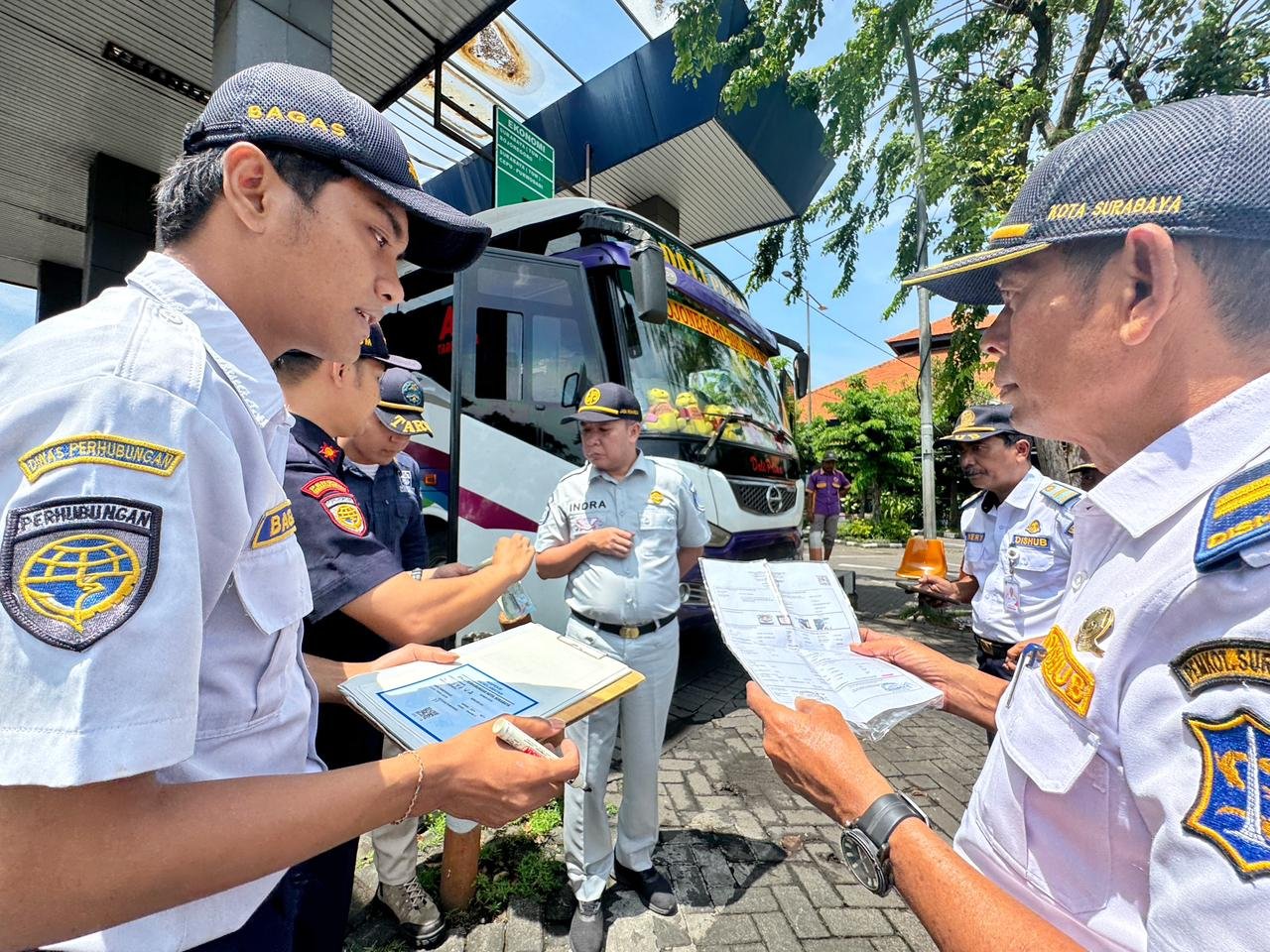 Tingkatkan Keselamatan Transportasi, Dinas Perhubungan dan Jasa Raharja Surabaya Gelar Rampcheck Angkutan Umum