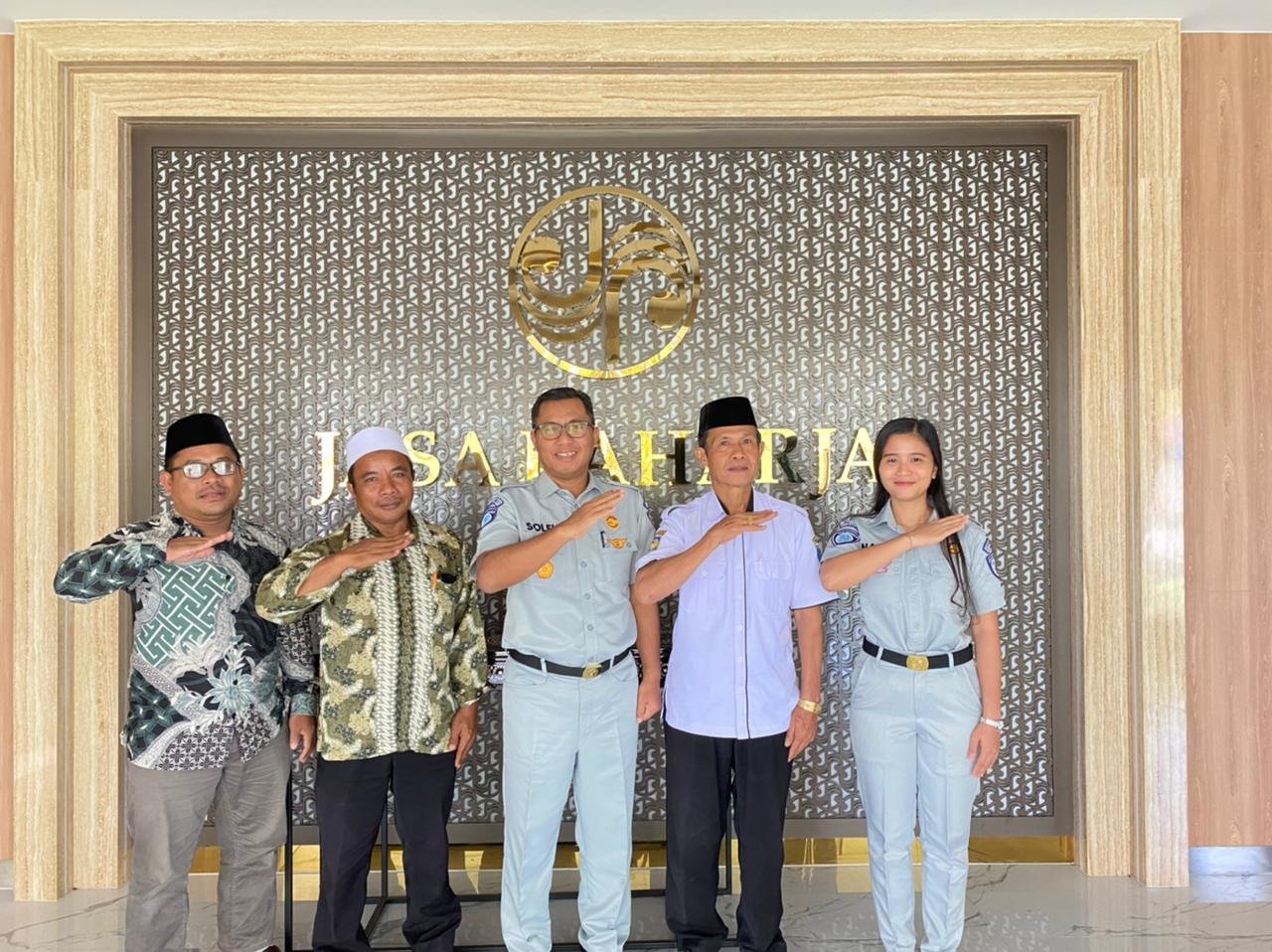 Kepala Jasa Raharja NTB Terima Silaturahmi Yayasan Al-Ma’arif Nurul Yaqin Sepit