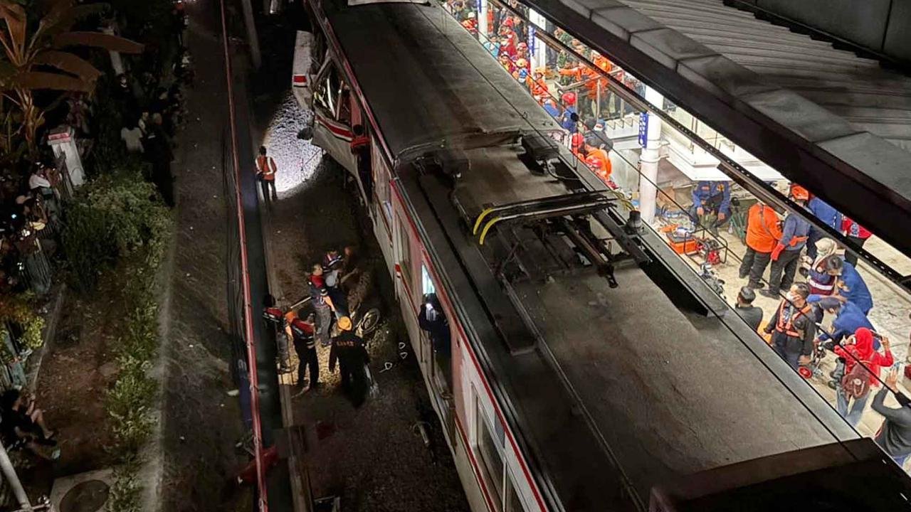 Seluruh Korban Kecelakaan KRL vs Argo Bromo Berhasil Dievakuasi Kurang dari 12 Jam