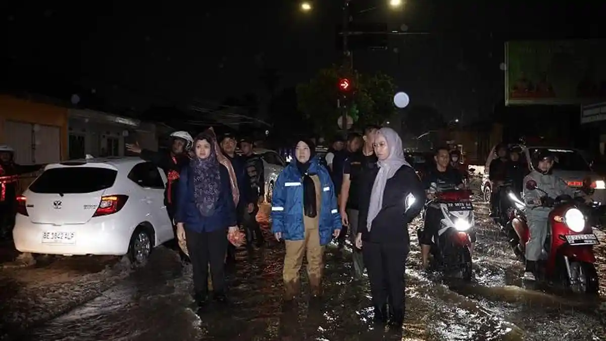 Banjir Landa 16 Kecamatan di Bandar Lampung, Satu Warga Dilaporkan Meninggal
