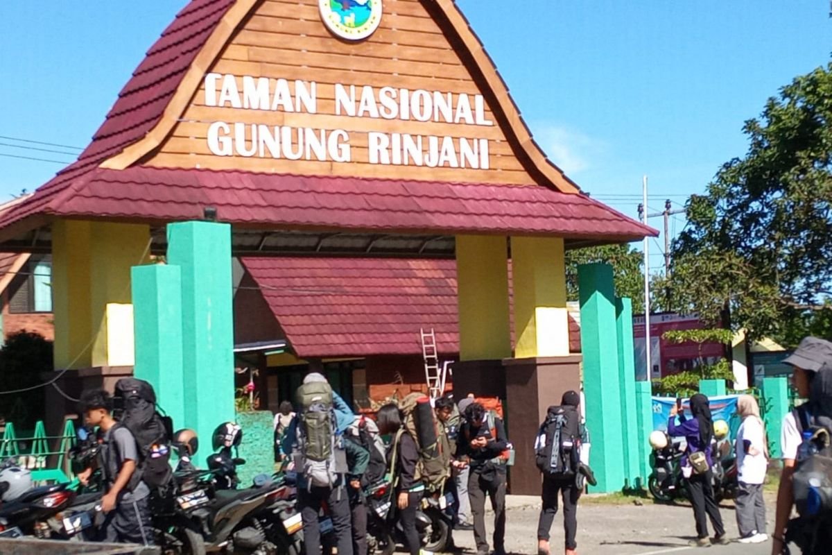 Ratusan Pendaki Mulai Kembali Jelajahi Gunung Rinjani