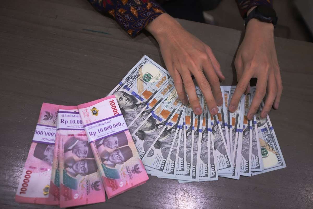 Nilai Tukar Rupiah Turun 32 Poin, Sentuh Rp17.275 per Dolar AS