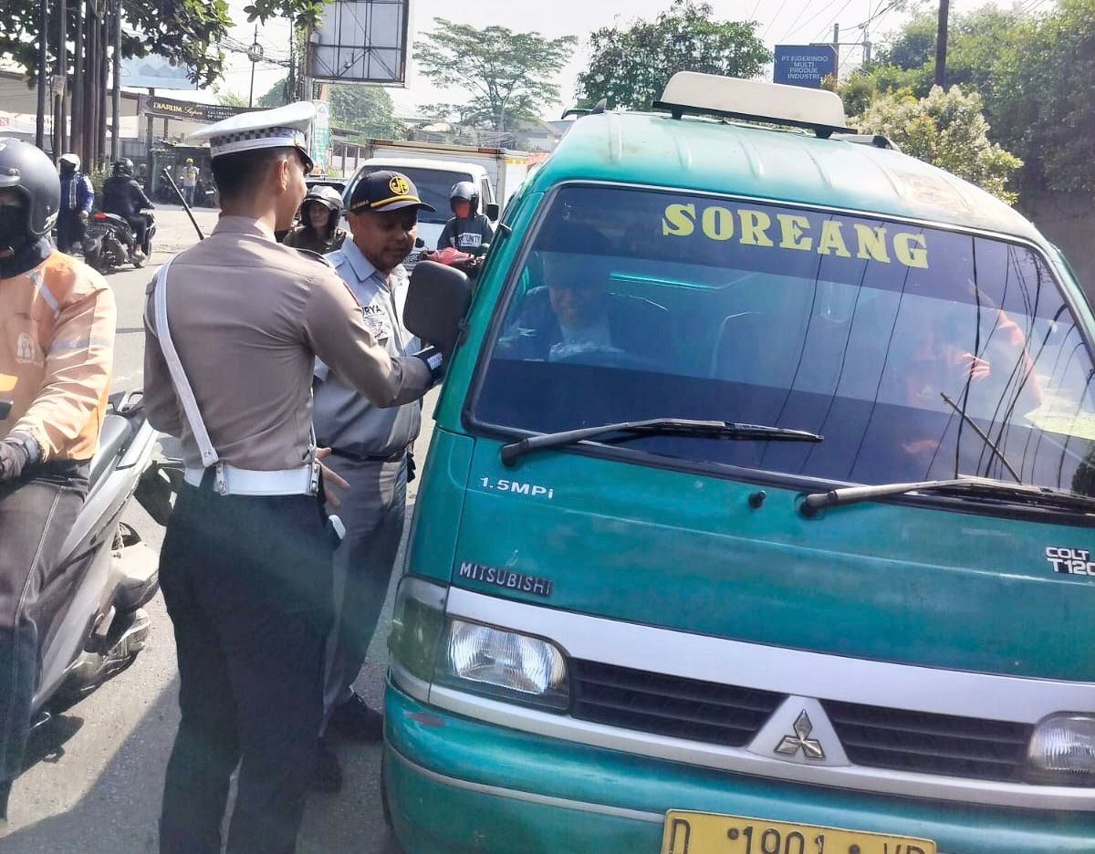 Operasi Pemeriksaan Pajak Kendaraan Bermotor oleh Jasa Raharja Kanwil Jabar dan P3DW Kabupaten Bandung II Soreang di Wilayah Kopo