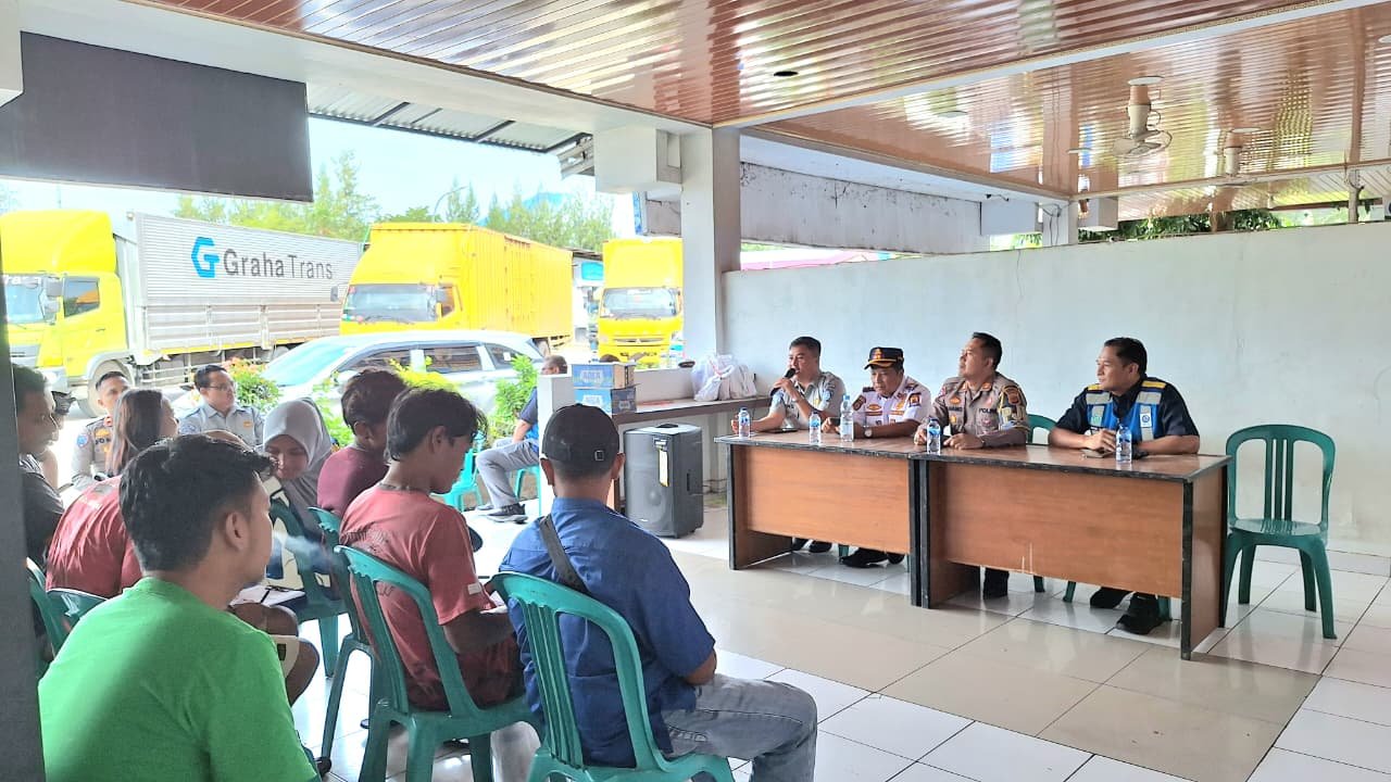 Tekan Angka Kecelakaan Lalu Lintas, Jasa Raharja Cabang Cirebon Gelar Forum Komunikasi Lalu Lintas (FKLL) dan Sosialisasi Keselamatan Berkendara di Rest Area KM 207/A Tol Palikanci Kab Cirebon
