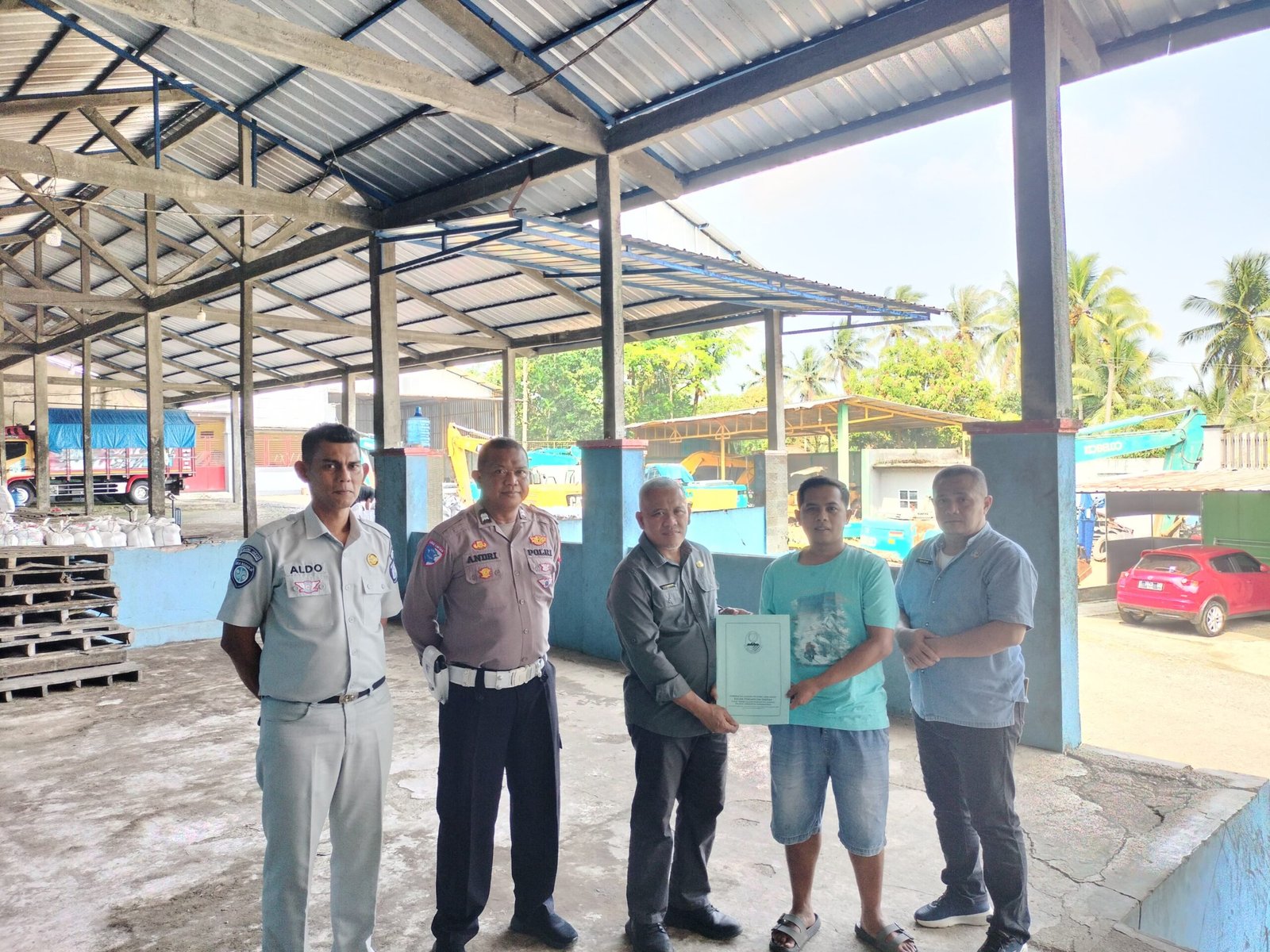 Tingkatkan Pendapatan Daerah, PJ Samsat Pangandaran Bersama Tim Pembina Samsat Laksanakan Penagihan dan Sosialisasi Pajak Alat Berat