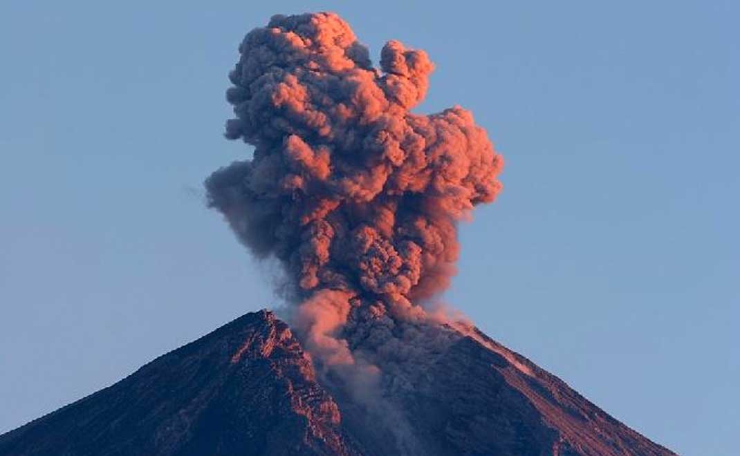 Gunung Semeru Erupsi, Awan Panas Guguran Meluncur Hingga 2 Km