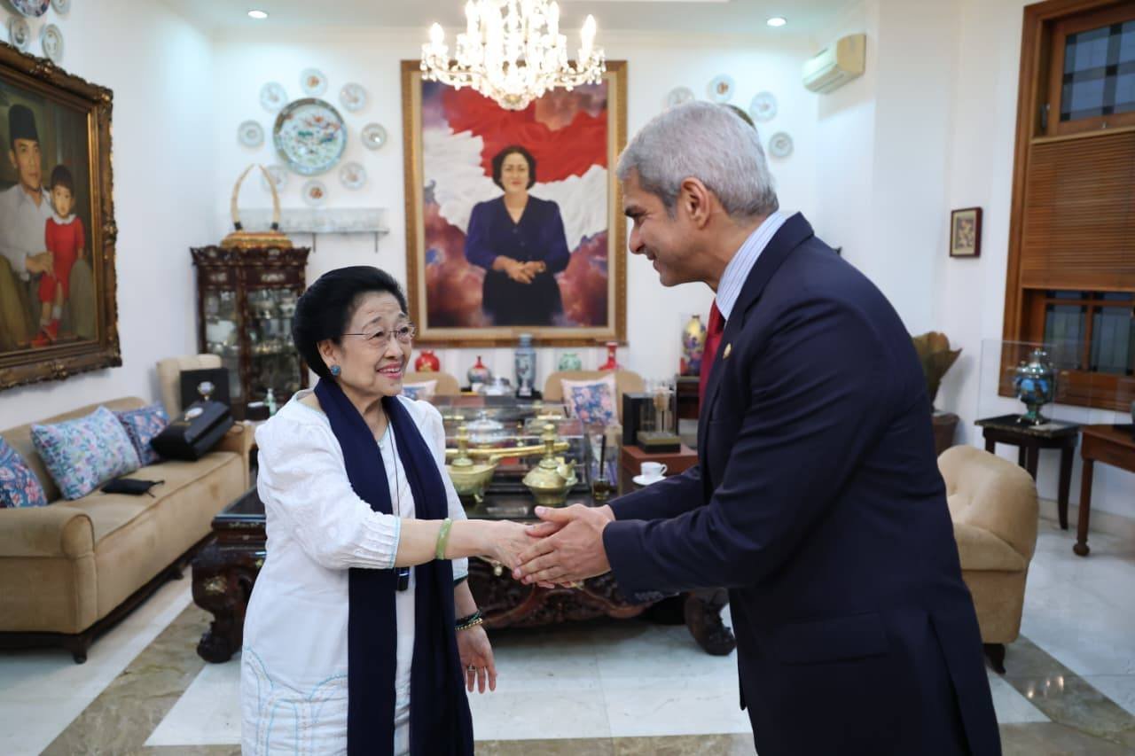 Megawati Soroti Konflik Timur Tengah Saat Bertemu Dubes Kuwait di Jakarta