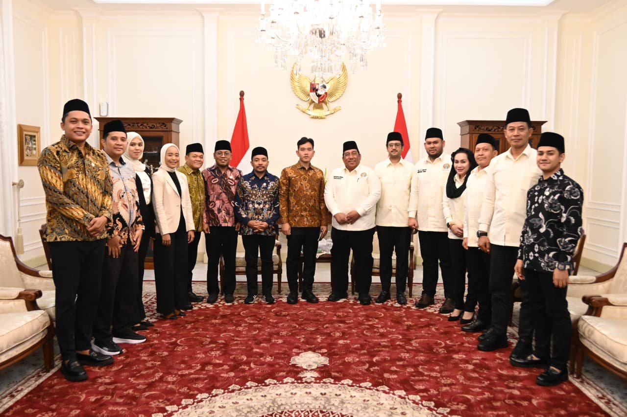 Gibran Apresiasi Peran Pemuda Masjid Dunia Bersihkan Rumah Ibadah