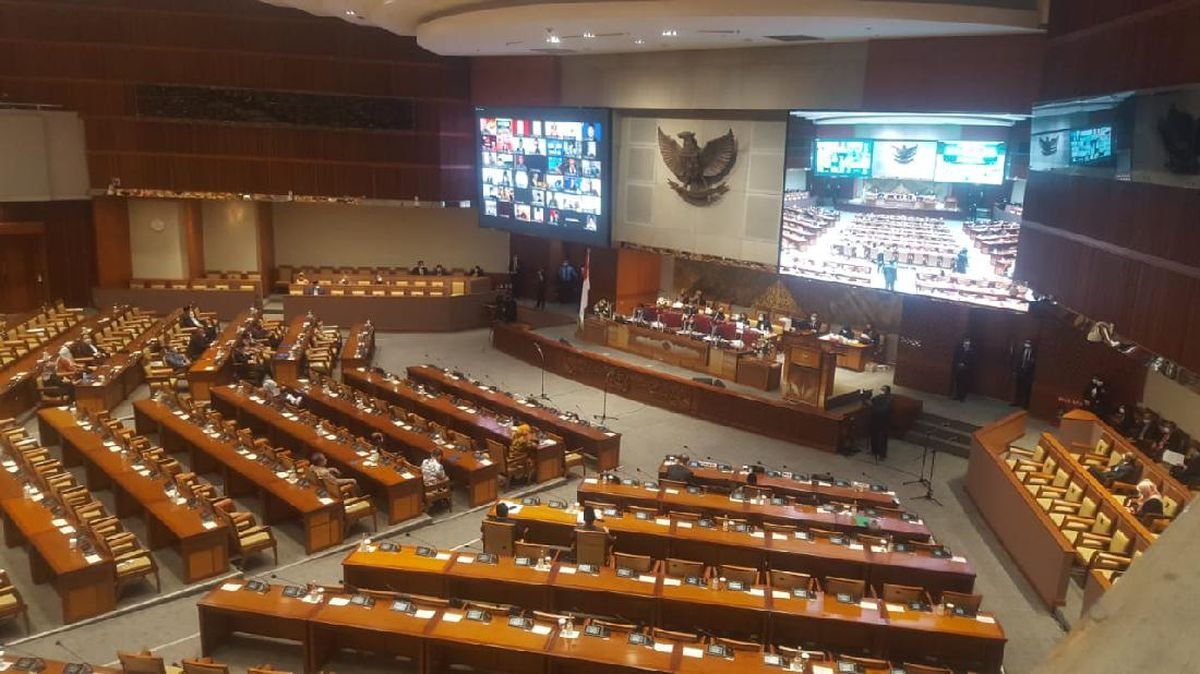 Paripurna DPR Digelar Usai Reses, Ratusan Anggota Dewan Tak Hadir