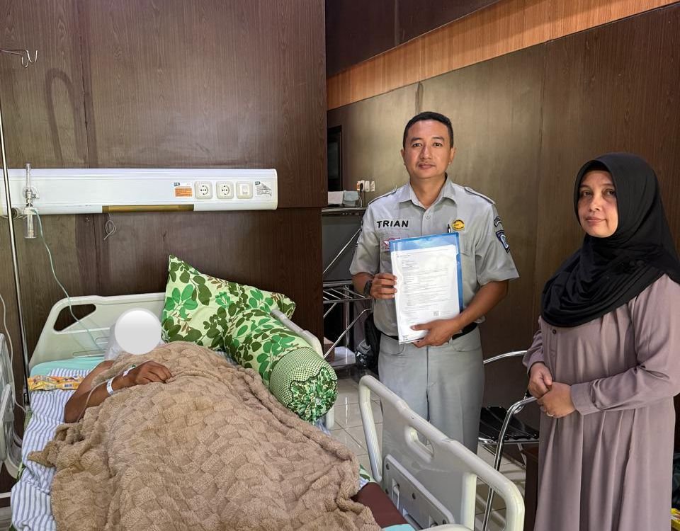 Jasa Raharja Malang Melakukan Kunjungan dan Penyerahan Jaminan Pelayanan Terhadap Korban Kecelakaan Lalu Lintas di RSUD Kanjuruhan