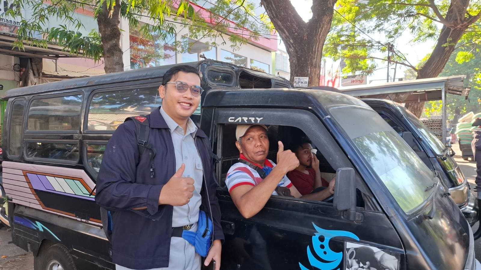 Jasa Raharja NTB Tingkatkan Kepatuhan IWKBU Melalui Door to Door kepada Angdes Lombok Barat