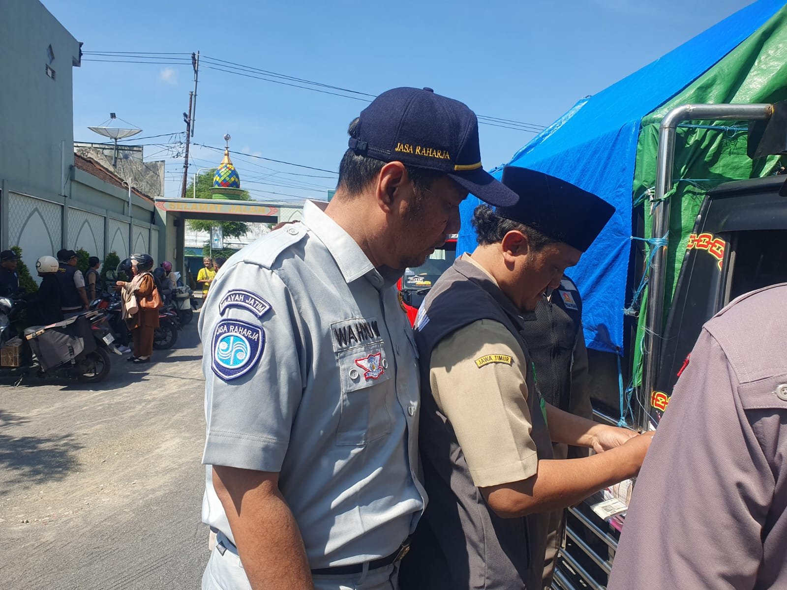 Tingkatkan Kepatuhan Pajak dan Keselamatan Jalan, Tim Gabungan Gelar Operasi di Durenan
