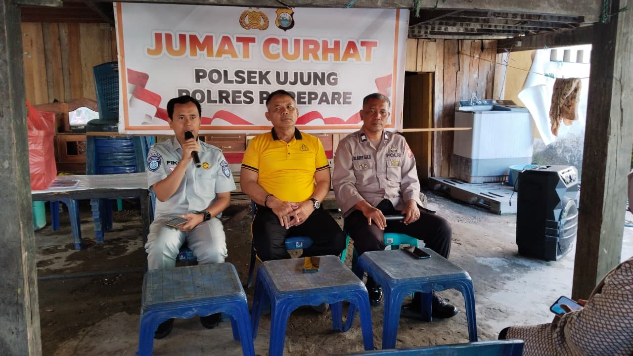 PT Jasa Raharja Cabang Parepare dan Polsek Ujung Gelar Jumat Curhat, Sosialisasikan Keselamatan Berkendara dan Program Bebas Denda PKB & SWDKLLJ