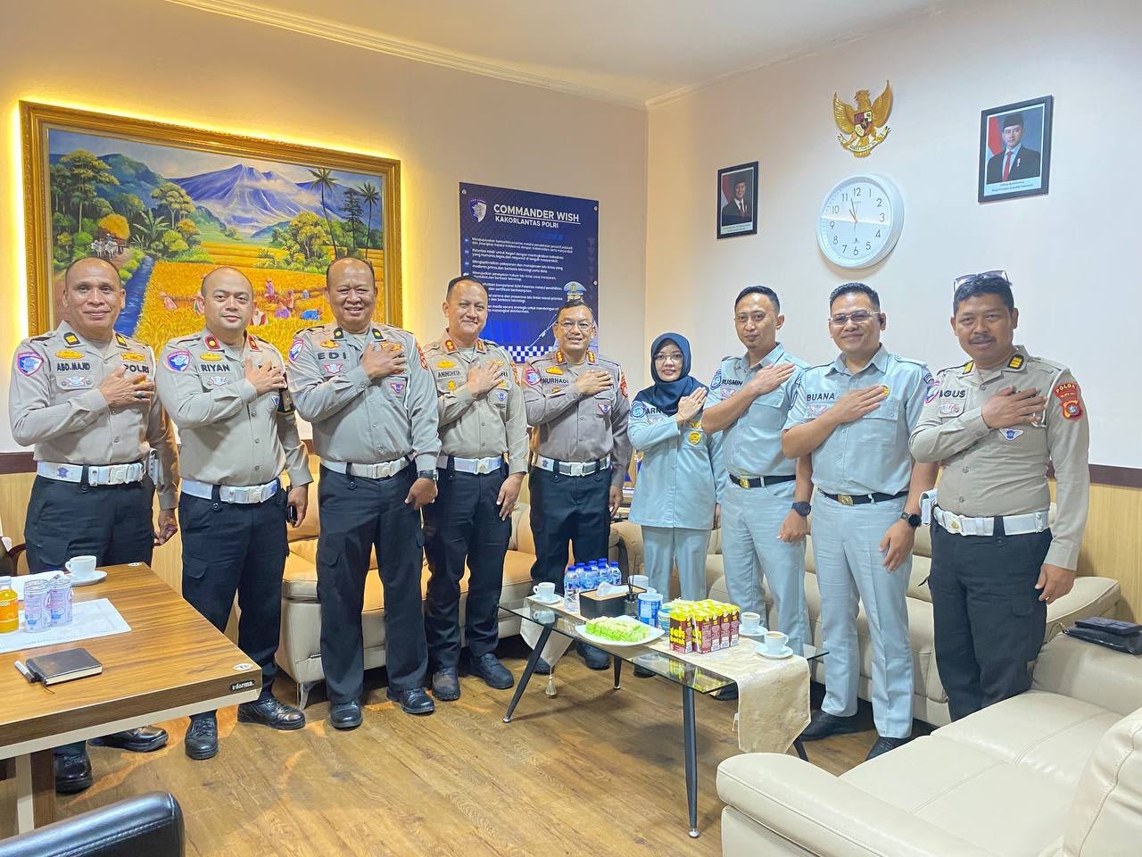 Sinergi PT Jasa Raharja Wilayah Sulselbar dan Ditlantas Polda Sulbar : Wujudkan Lalu Lintas Aman, Tertib, dan Berkeadilan
