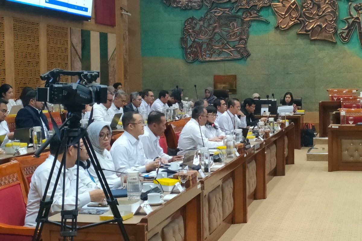 Brian Yuliarto Bantah Isu Penutupan Prodi Demi Kebutuhan Industri, Fokus pada Pengembangan