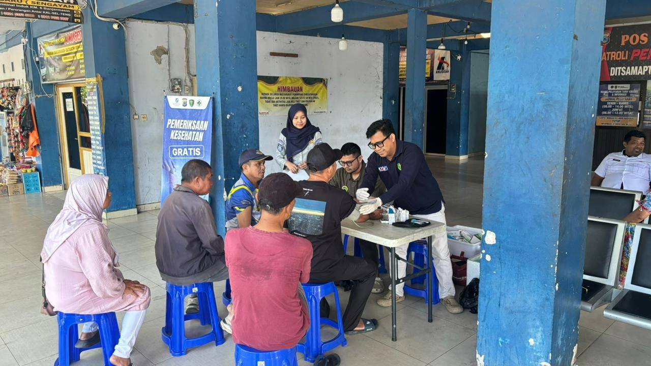 Jasa Raharja Kalsel Bersama Mitra Layani Kesehatan Gratis bagi Penumpang dan Kru Bus