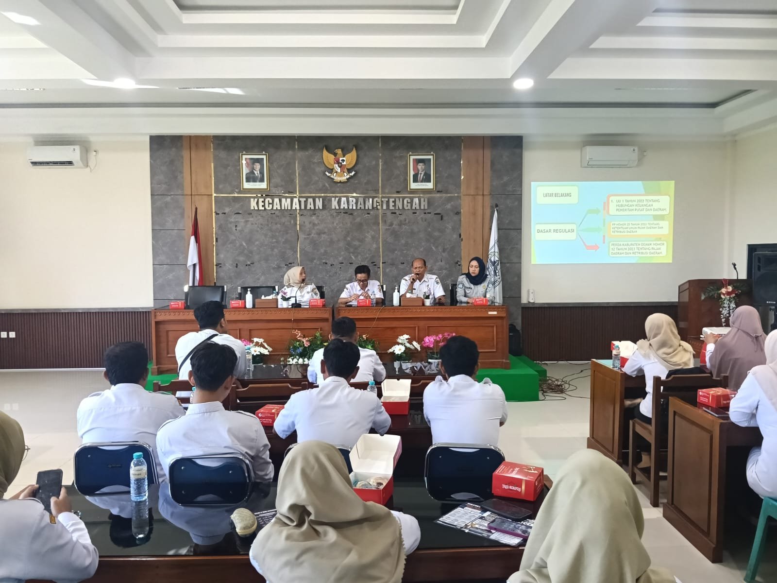 Tim Pembina Samsat Demak dan Jasa Raharja Sosialisasikan Sengkuyung Mobile di Kecamatan Karangtengah