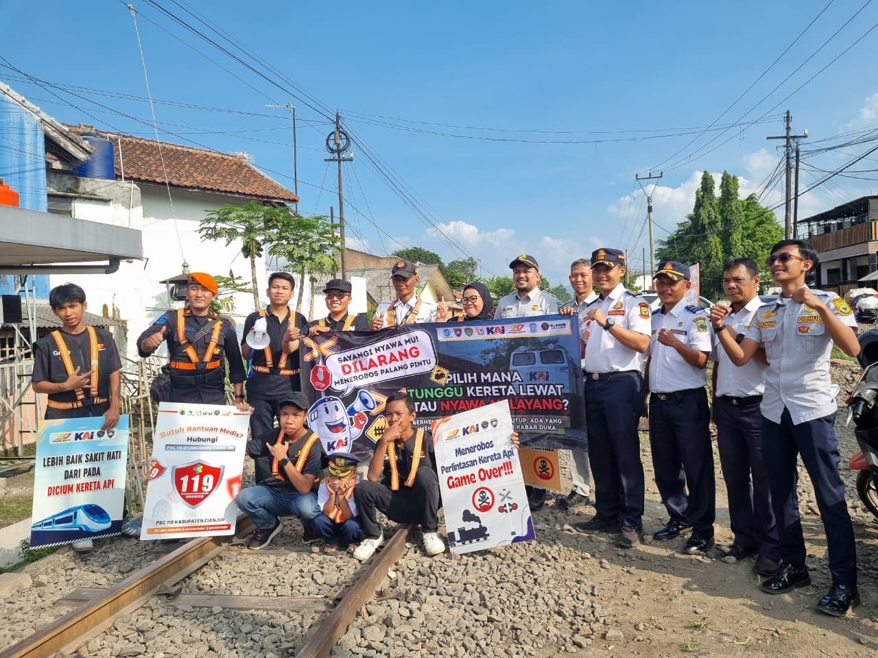 Railfans Cianjur Ajak Jasa Raharja Sukabumi, PT KAI, Polres Cianjur dan Dinas Perhubungan Kab Cianjur, Sosialisasi Perkuat Budaya Keselamatan di Perlintasan Sebidang