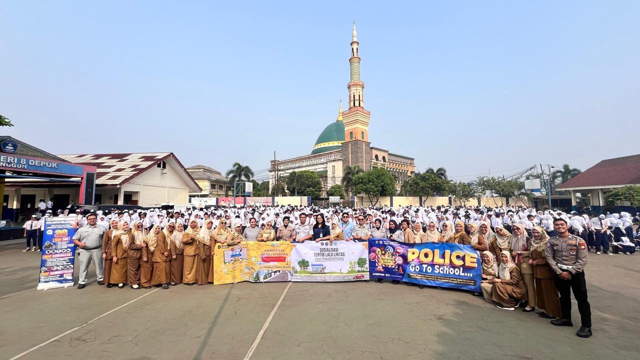Bangun Generasi Pelopor Keselamatan, PT Jasa Raharja (Persero) Cabang Bogor Gelar Edukasi Keselamatan Berlalu Lintas dan Pelatihan PPGD di SMP Negeri 8 Depok